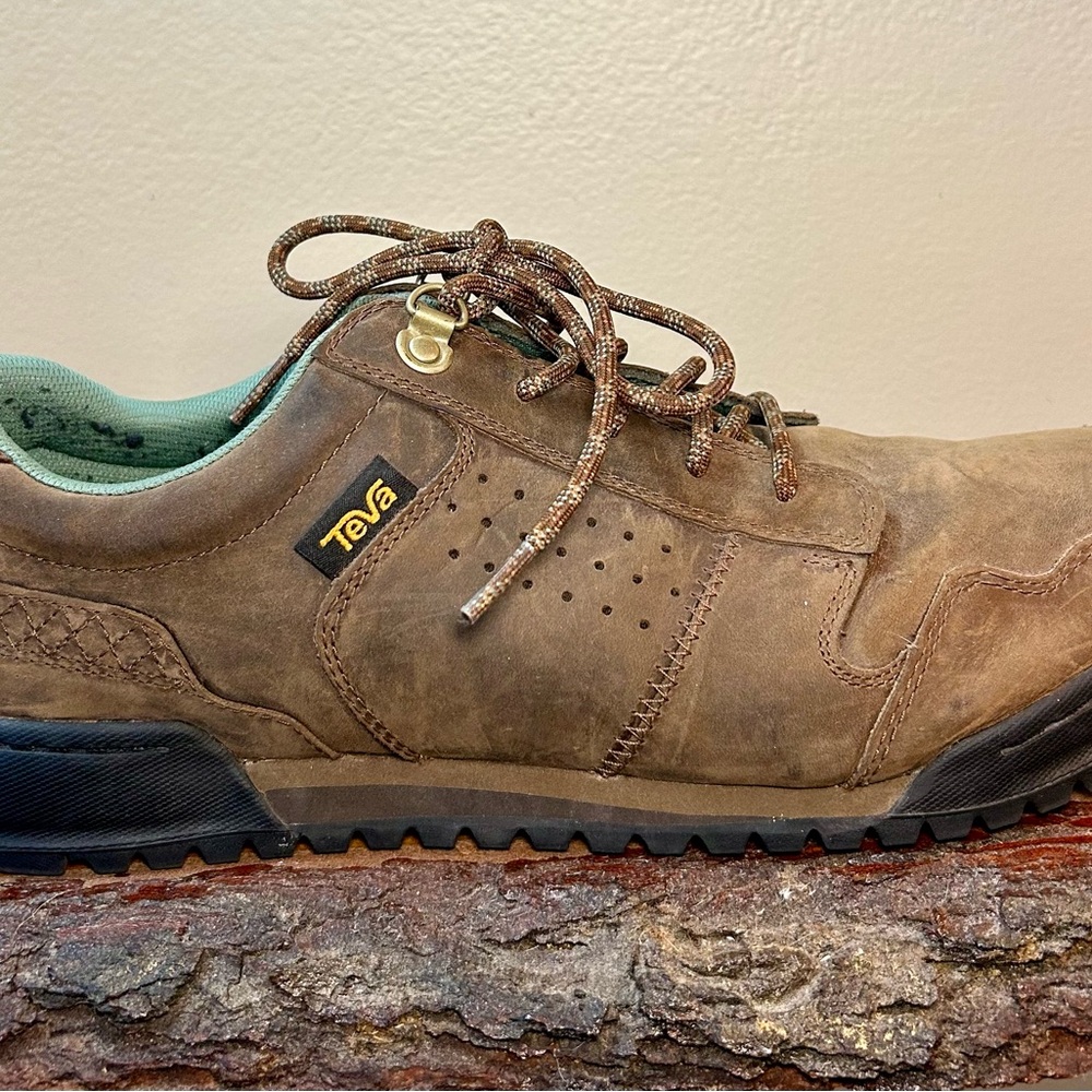 Teva Brown Sneakers with Rubber Sole and Traditional Lacing